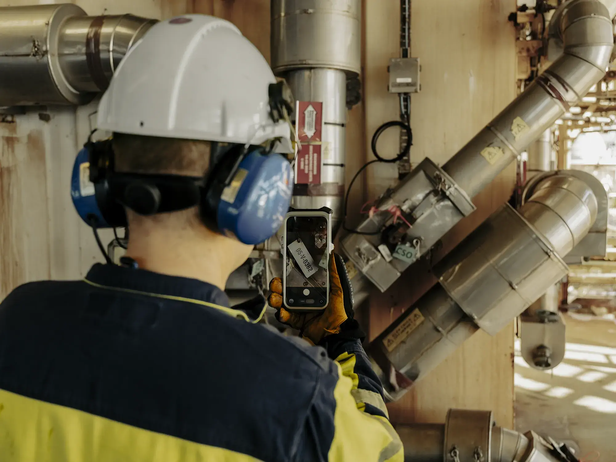 Using Intrinsically Safe Phones for Asset Management & Data Capture
