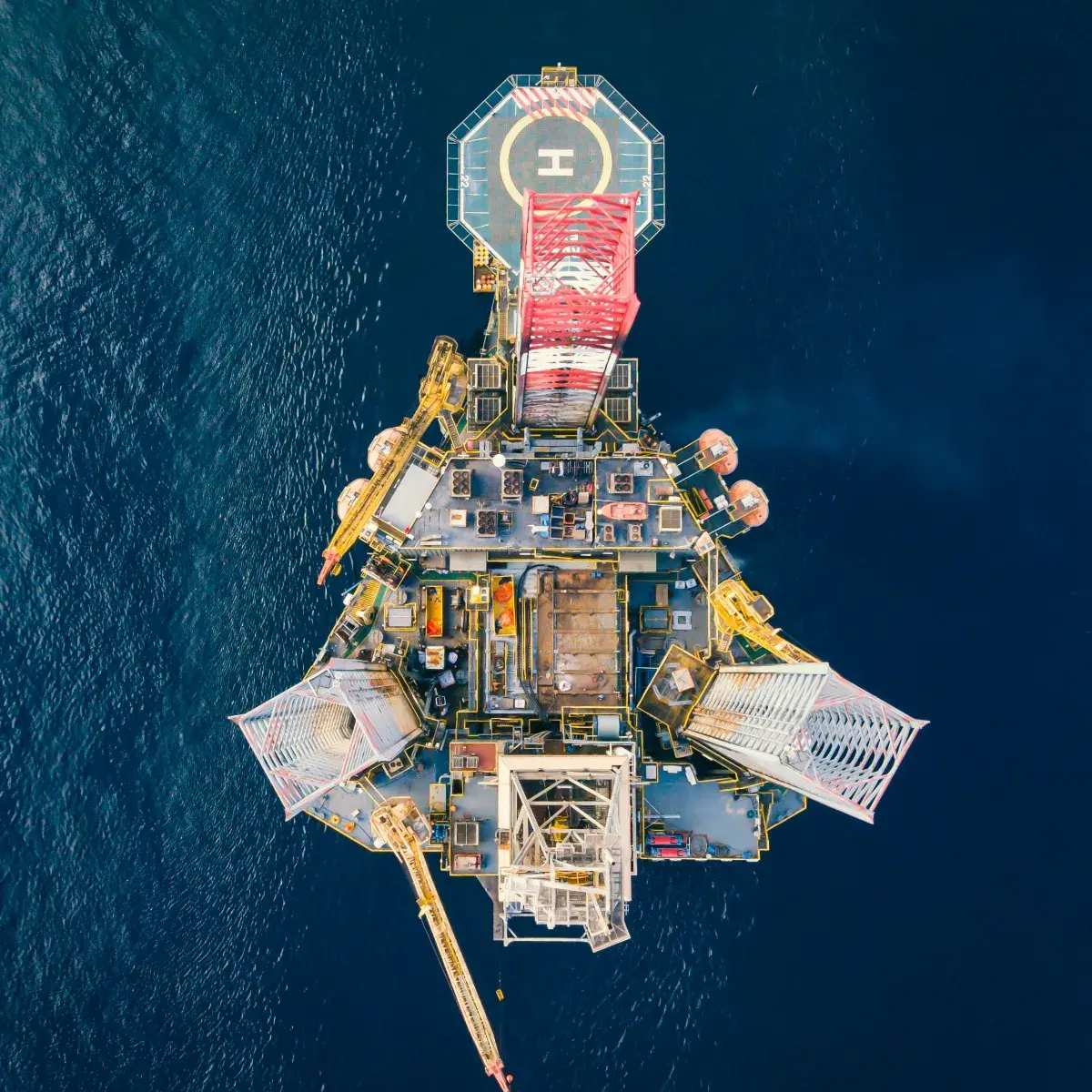Mobile Solutions for the Oil and Gas Industry: Phones, Safety, and the Connected Field Worker